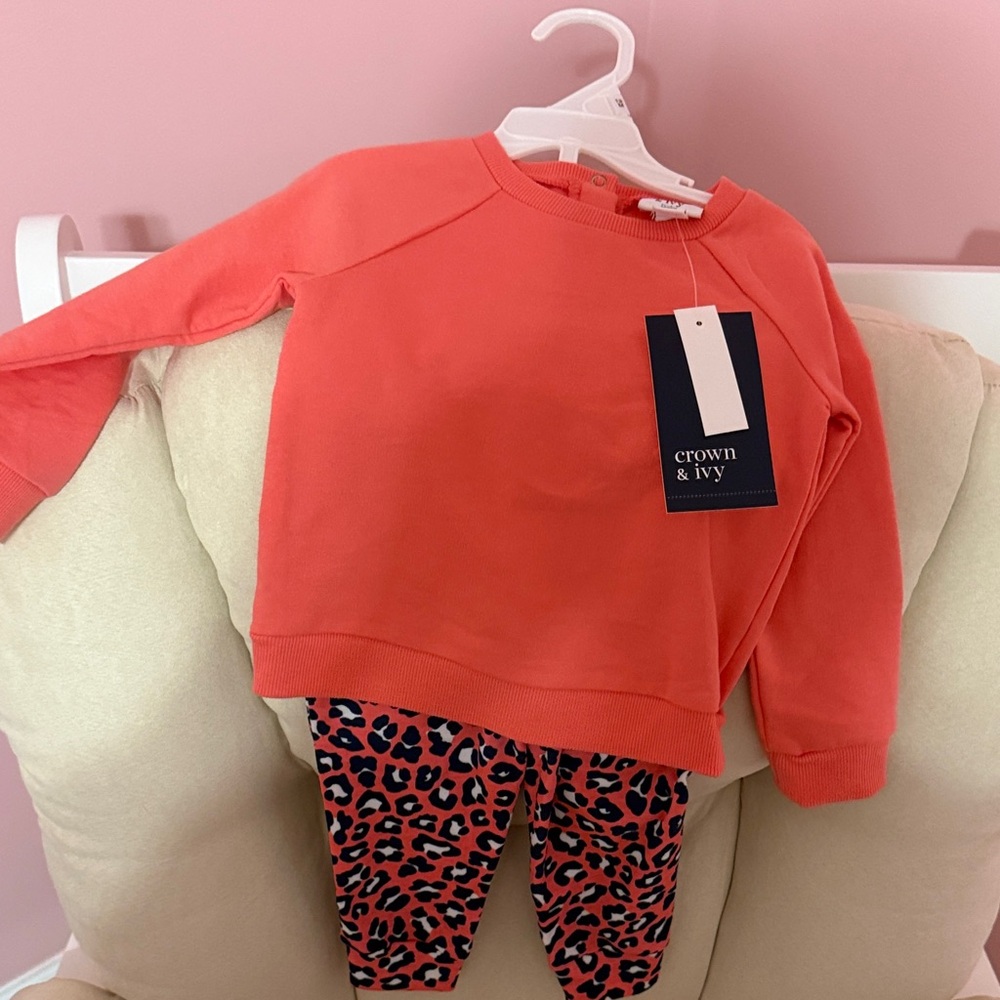 Crown & Ivy Coral Top with Leopard Leggings